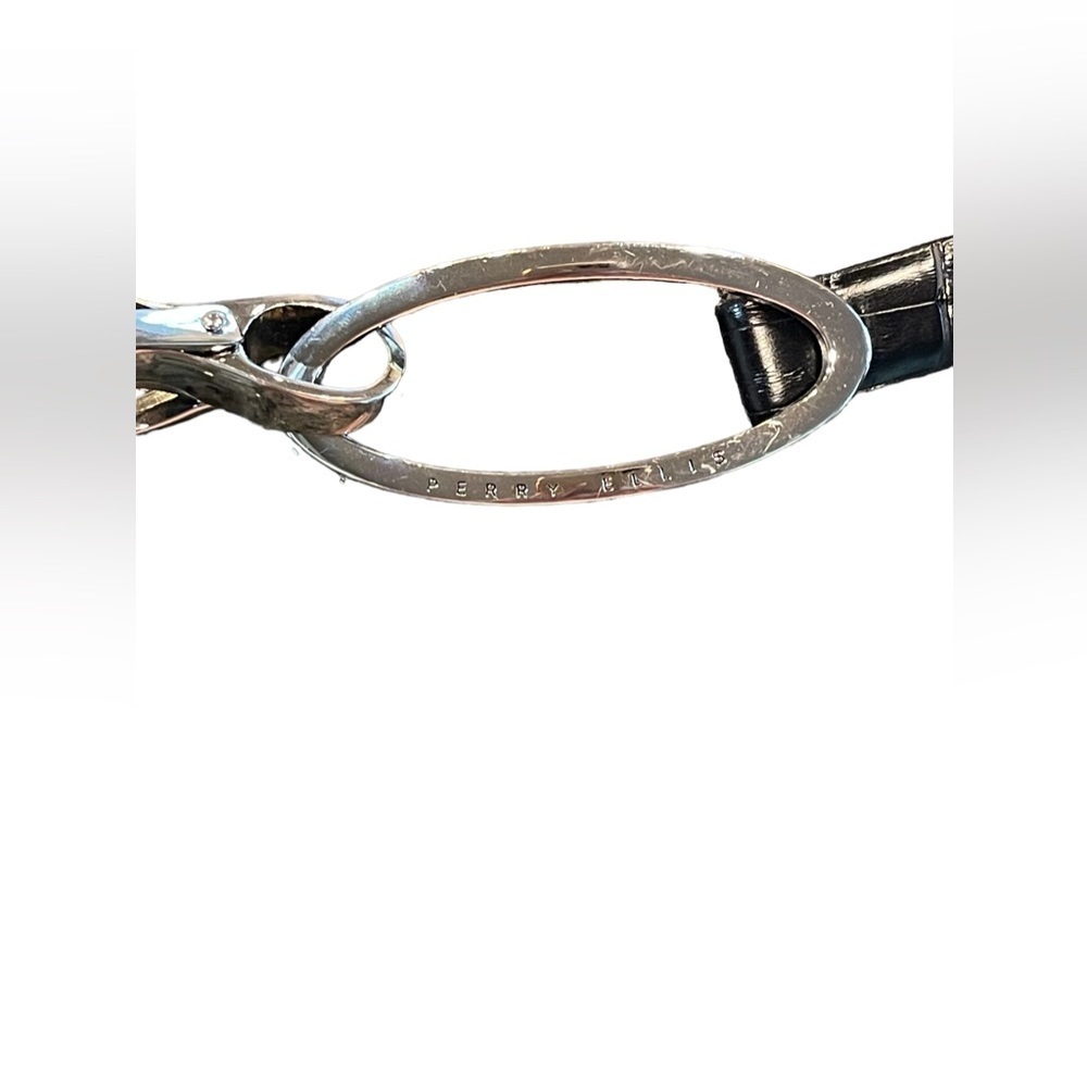 🖤🤎Perry Ellis black leather adjustable belt with silver buckle.Size M Awesome!